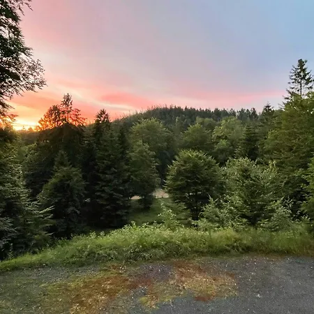 度假居 Wooden House With Nature Views Near