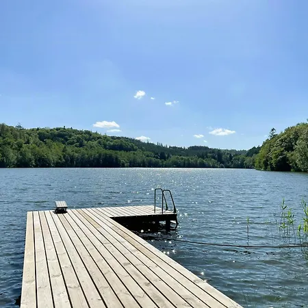 Wooden House With Nature Views Near * 锡尔克堡