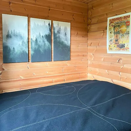 Wooden House With Nature Views Near Hébergement de vacances